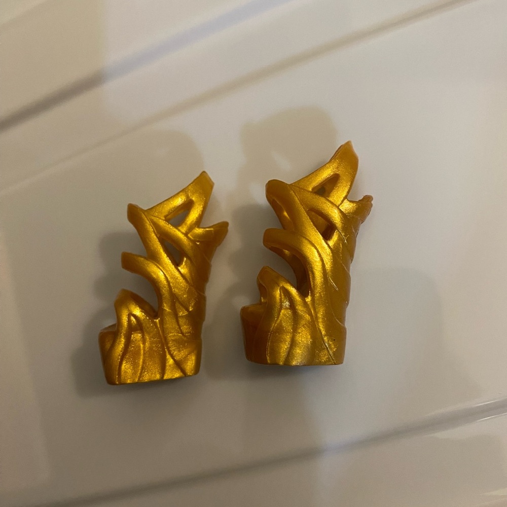 MONSTER HIGH ~ Clawdeen  Wolf Pack Of Trouble Replacement Gold Wedge Shoes